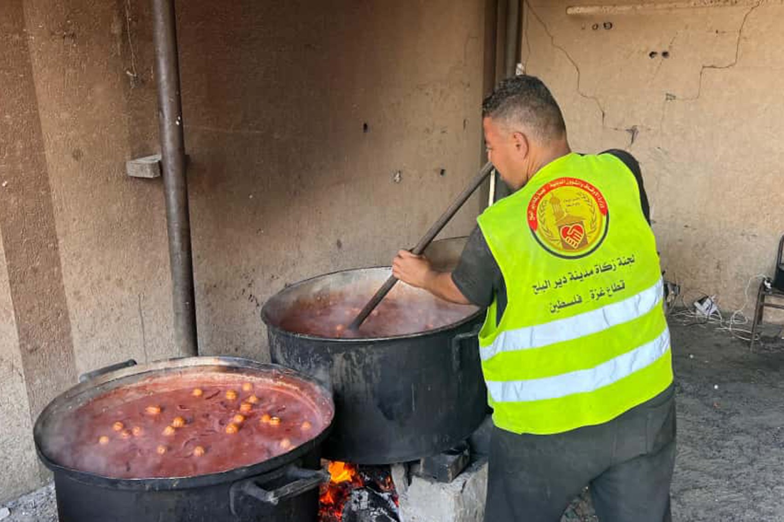 إغاثة عاجلة: توفير السلال الغذائية والخضار لأسر غزة